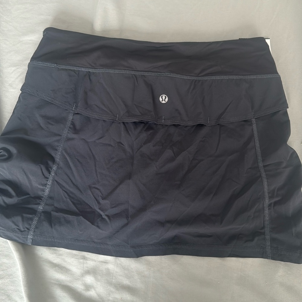 Lululemon dark grey skirt